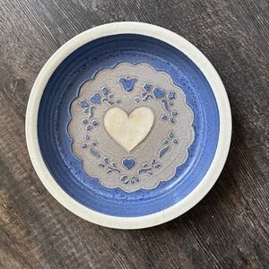 Signed Pottery Bowl Heart Design Decorative Display Dish Blue Beige‎